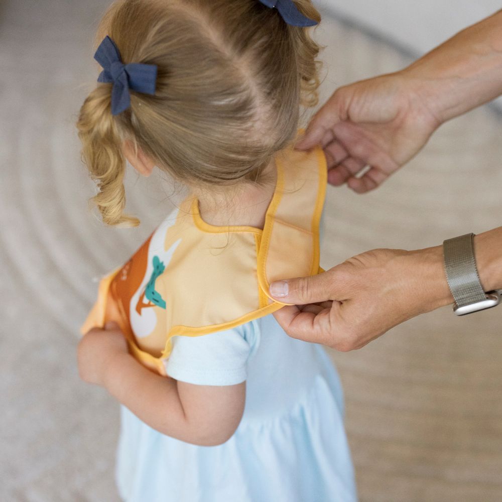 Tiny Twinkle - Mess-Proof Easy Bib - Kangaroo Cinnamon